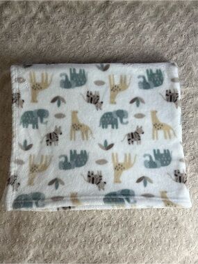 Dreamgro Safari Zoo Animals Baby Blanket Zebra Giraffe Elephant Leaves White